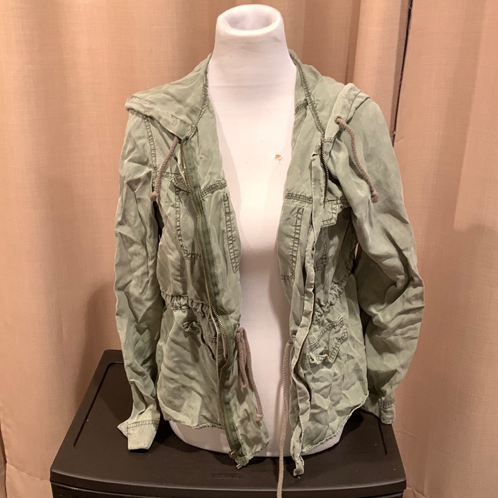 Army green jacket sip up